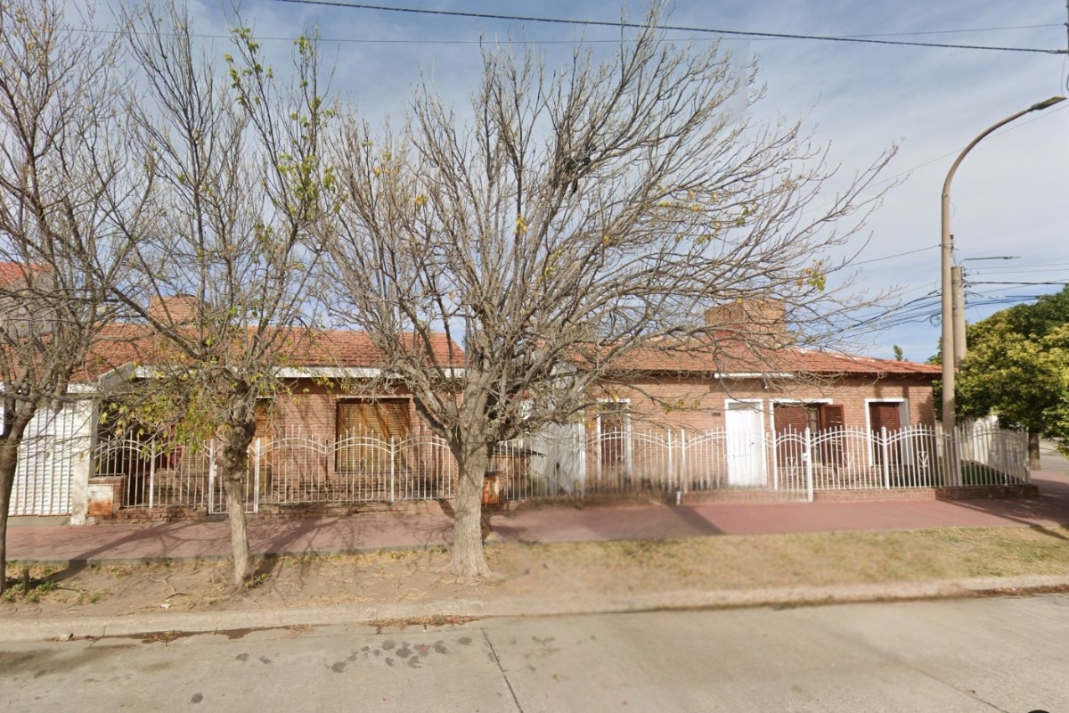 Dos casas contiguas en Dominicos Puntanos y Falucho