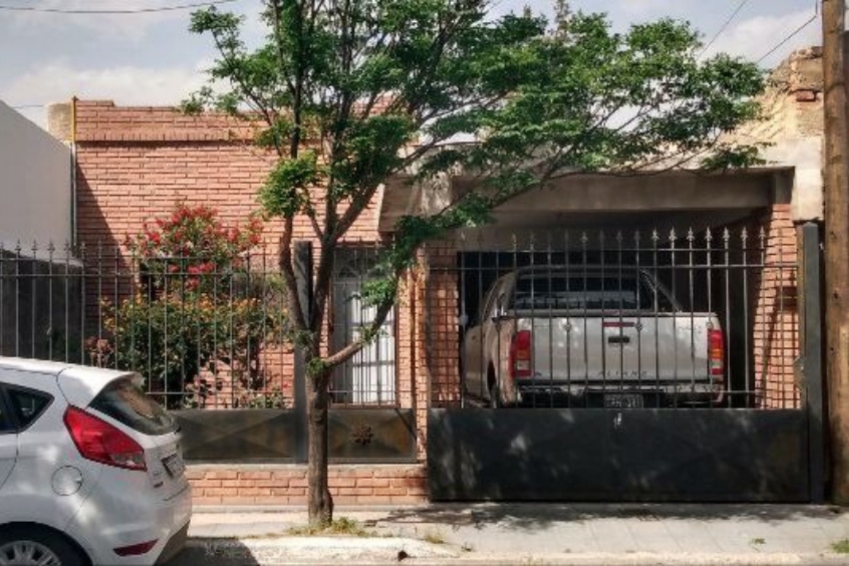 Casa de 3 dormitorios con cochera en San Luis Capital
