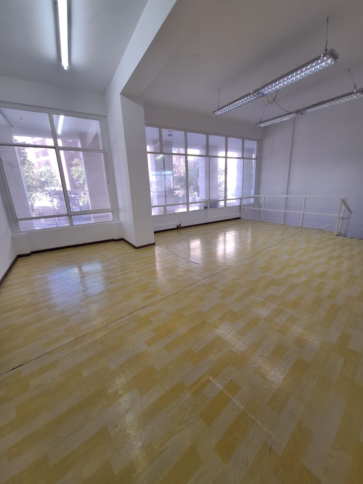 Local comercial - Av Illia